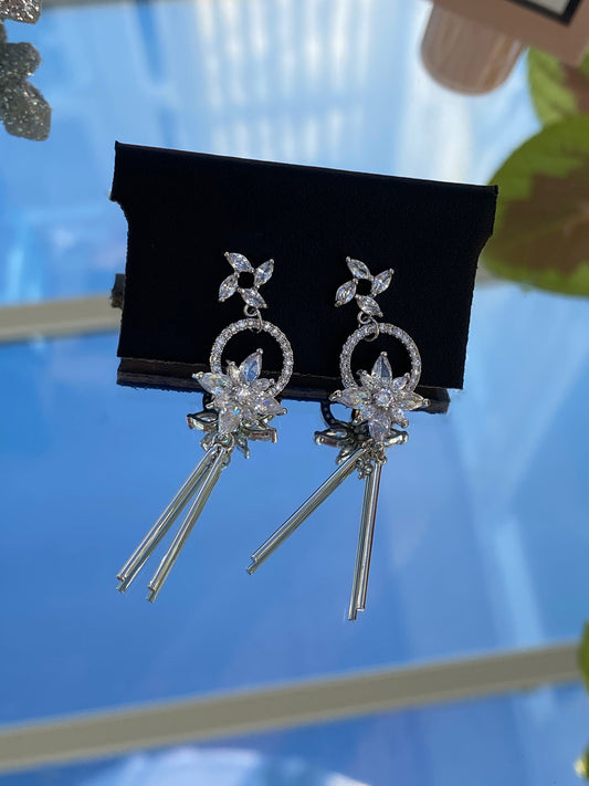 LONG SPARKLE EARRINGS