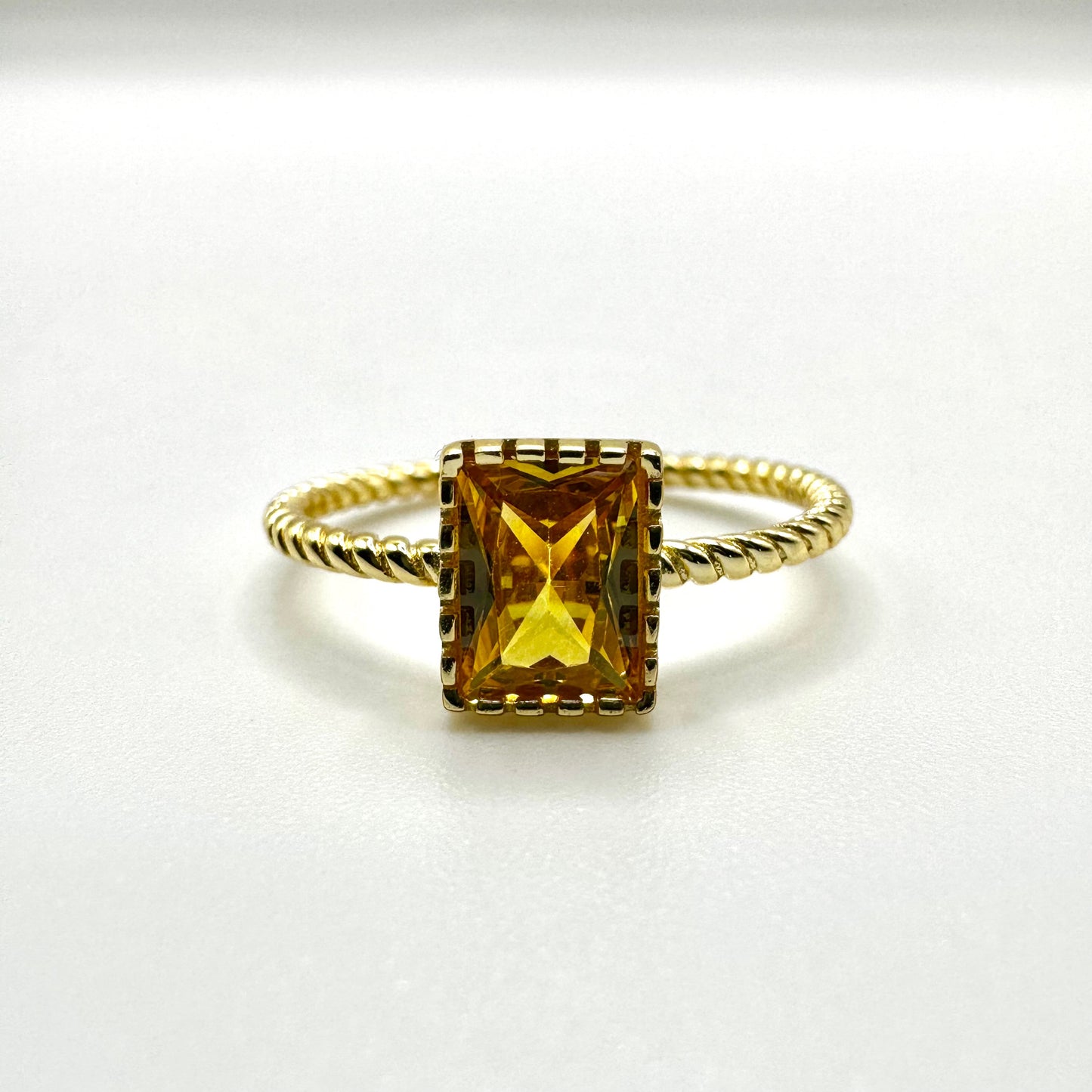 Lilia Ring