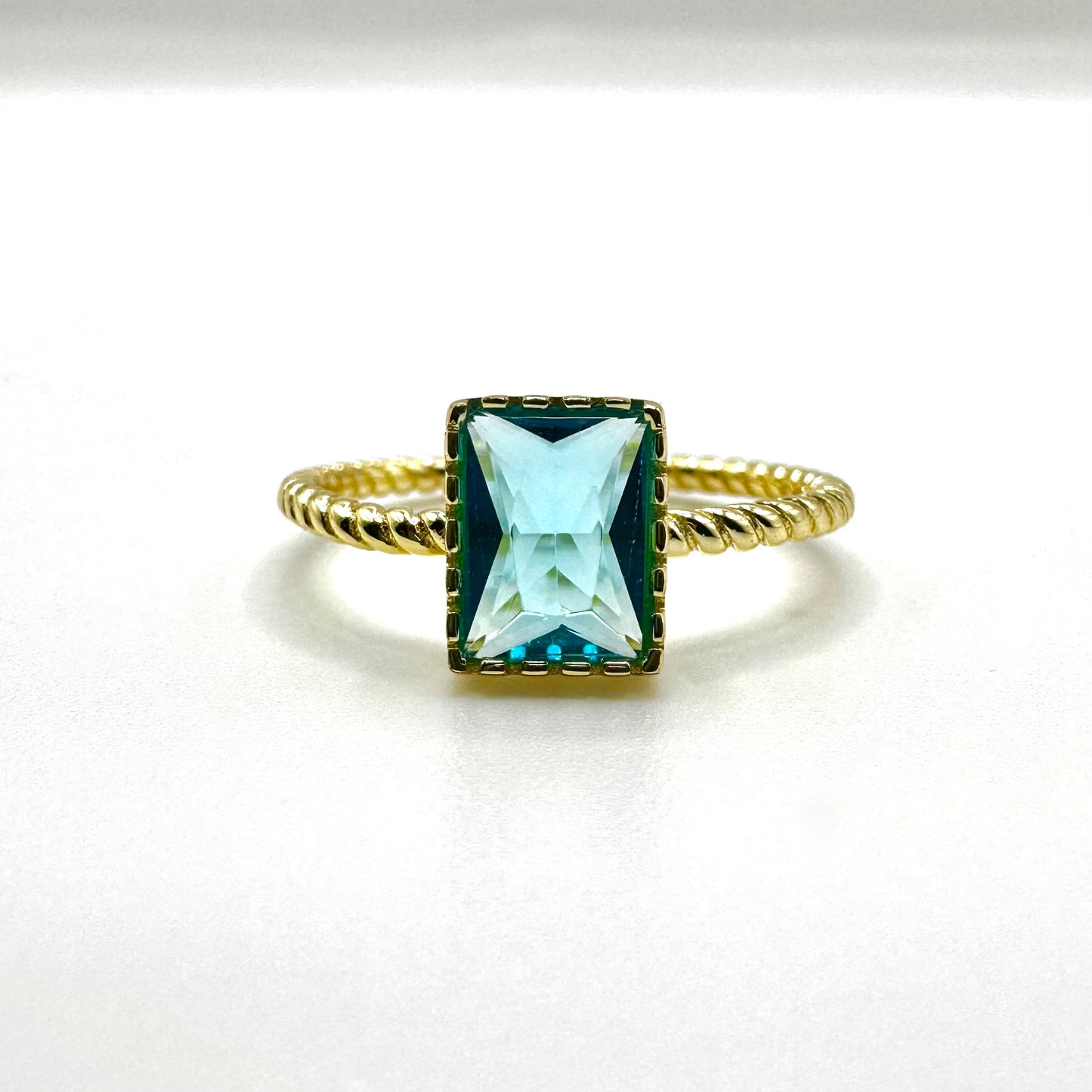 Lilia Ring