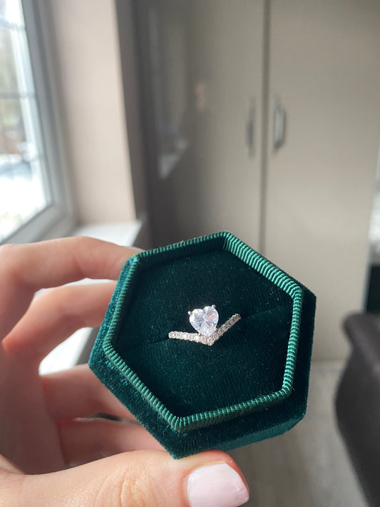 LOVE HEART SPARKLE RING